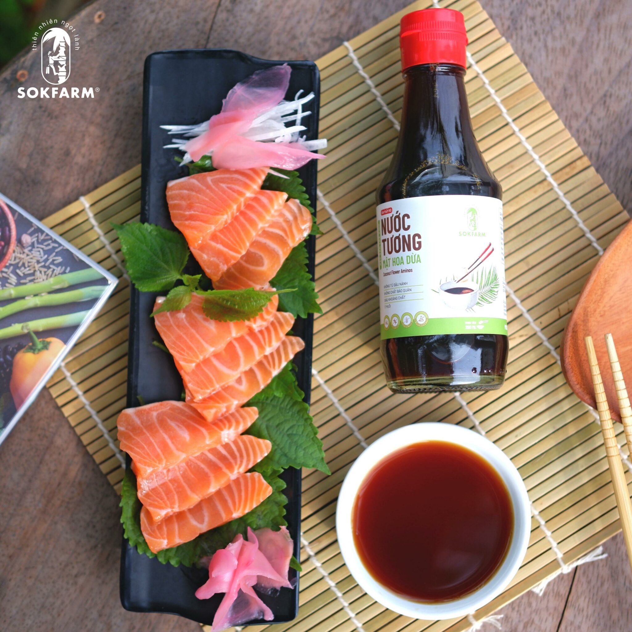 Nước tương mật hoa dừa Sokfarm với Sashimi Cá Hồi